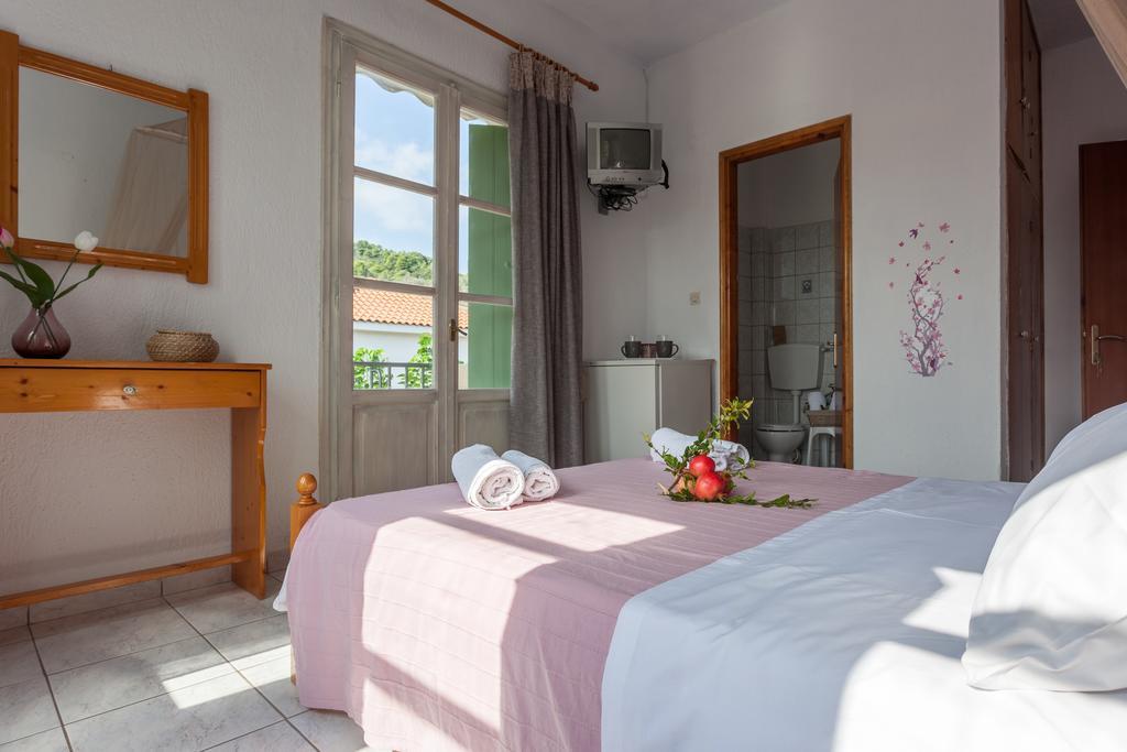 Smaragdi Rooms And Studios Skopelos Town Ngoại thất bức ảnh